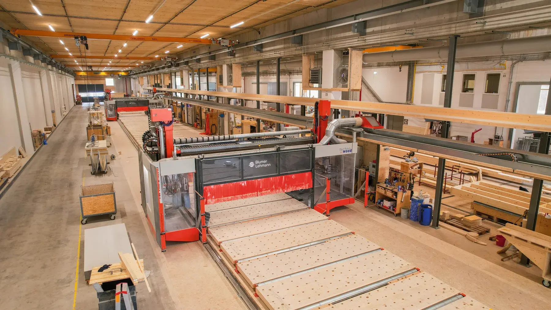 Blumer-Lehmann Fertigungshalle mit isofloc easyfloc Anlage