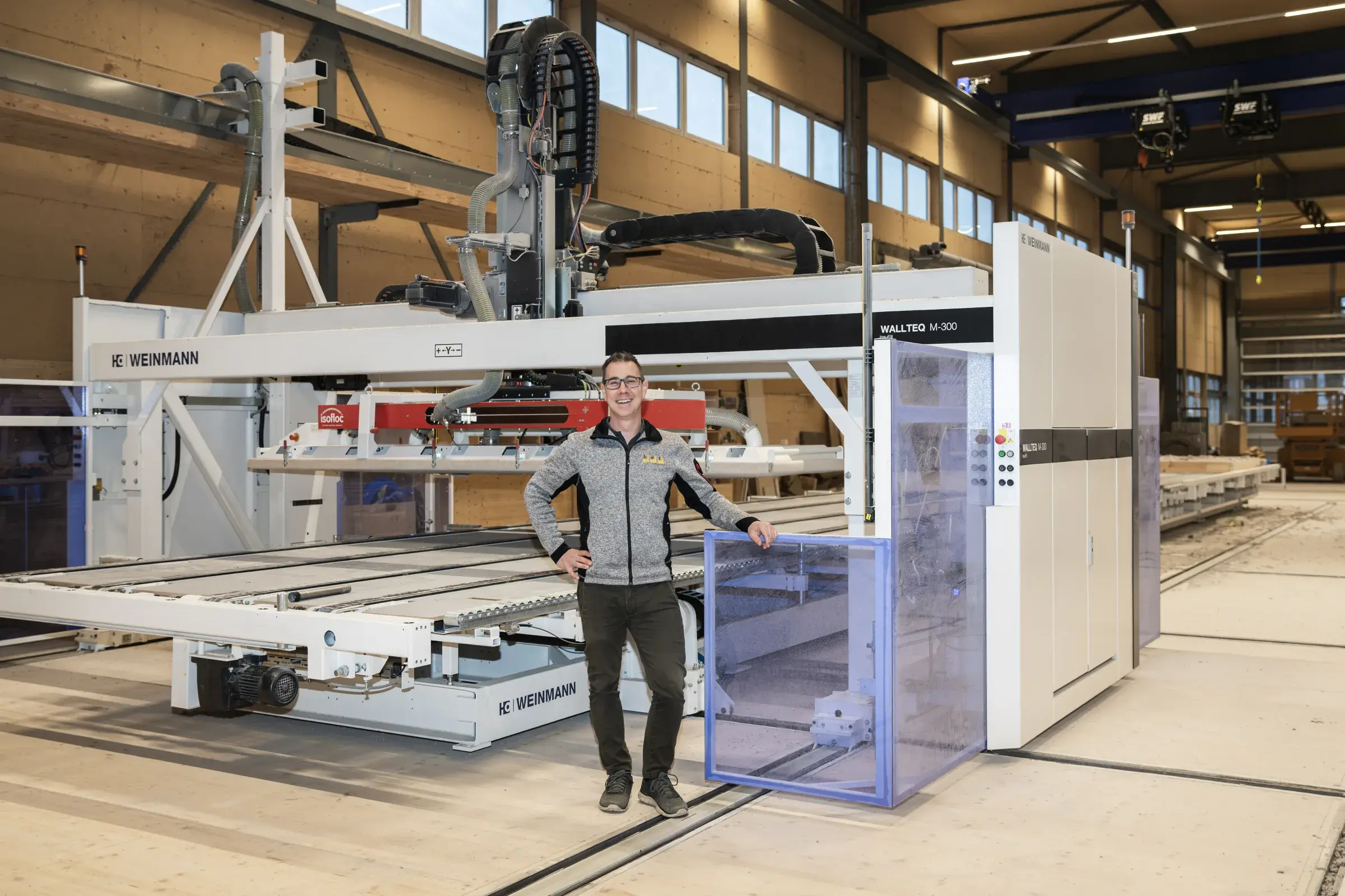 Produktionshalle der BWT Holzbau in Winterthur mit Weinmann Multifunktionsanlage